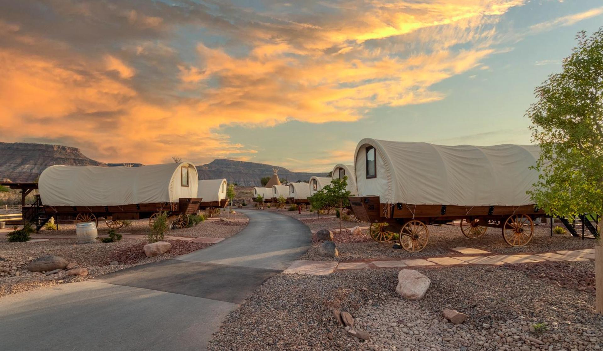 Zion White Bison Glamping & Rv Resort Virgin Exterior foto