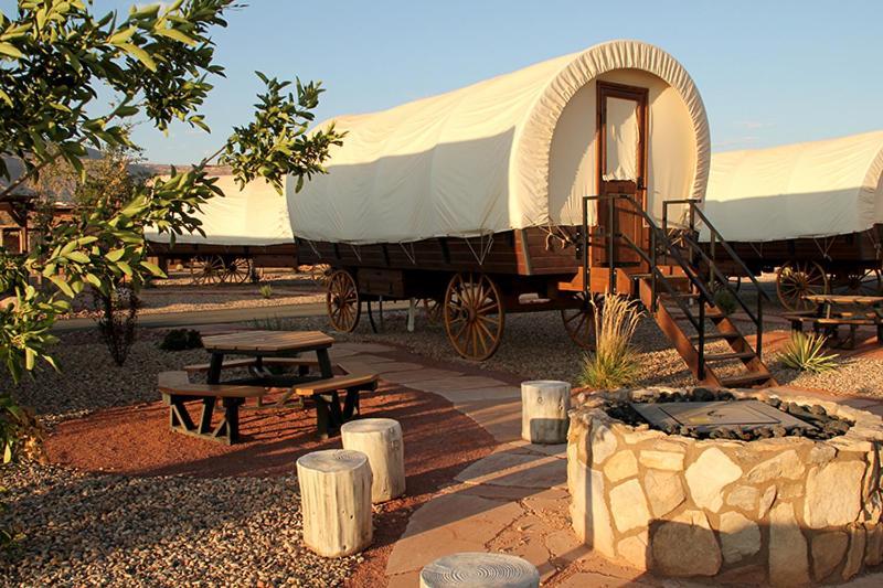 Zion White Bison Glamping & Rv Resort Virgin Exterior foto
