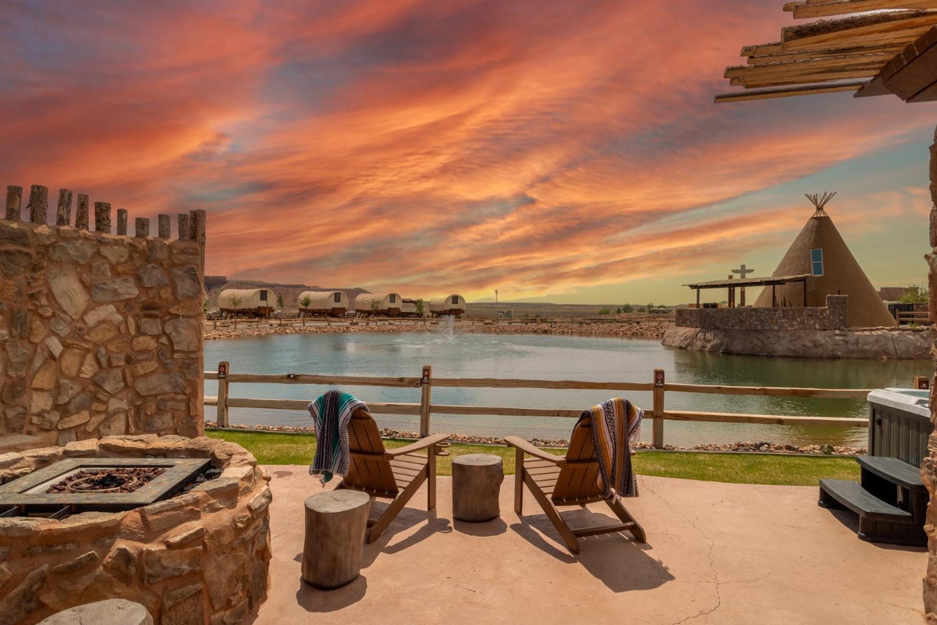 Zion White Bison Glamping & Rv Resort Virgin Exterior foto