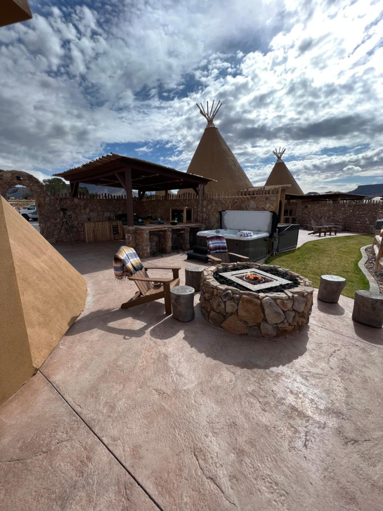 Zion White Bison Glamping & Rv Resort Virgin Exterior foto