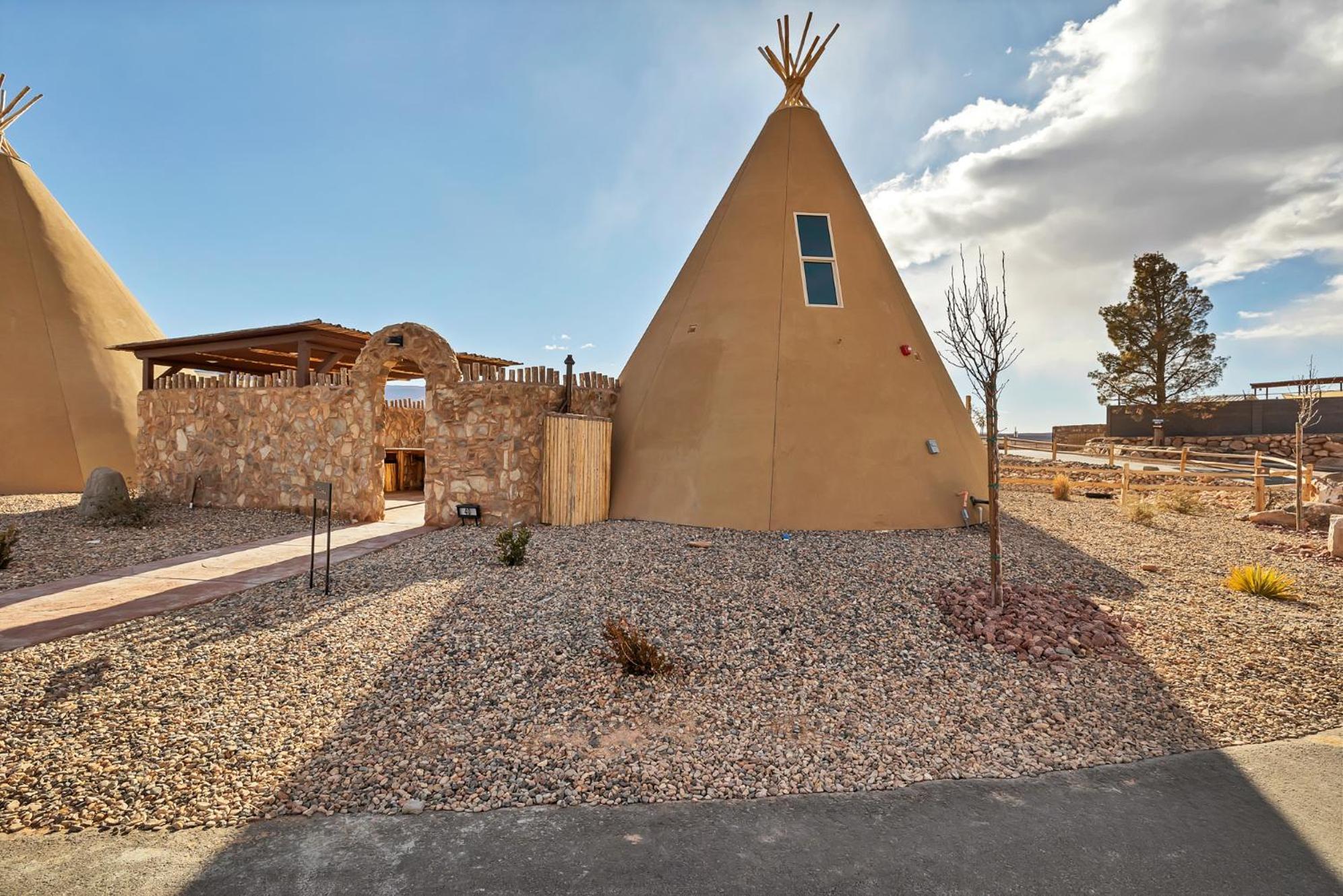 Zion White Bison Glamping & Rv Resort Virgin Exterior foto